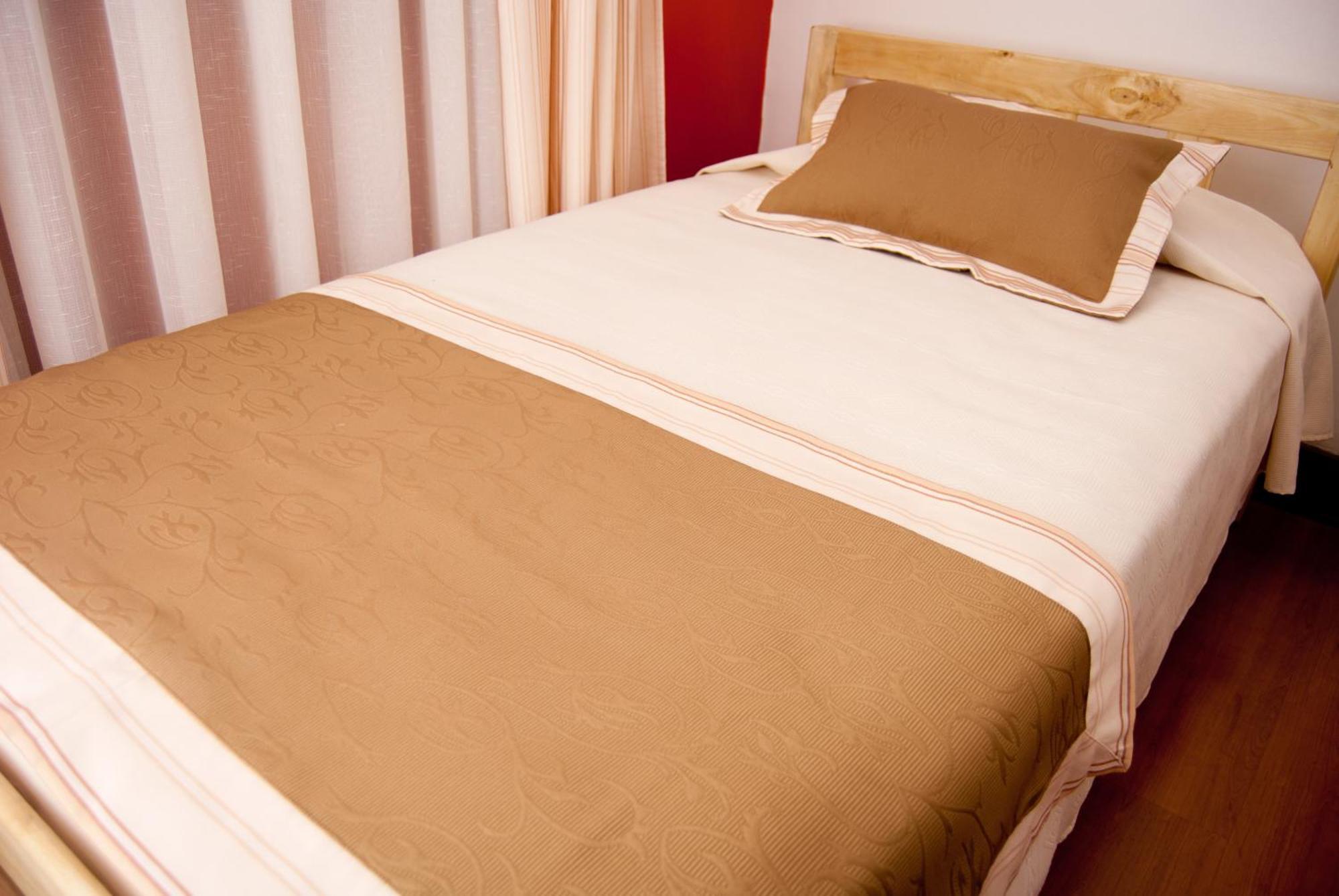 Single Room with Shared Bathroom